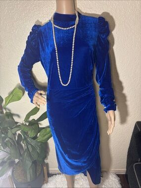 Royal Blue Velvet Long-Sleeve Midi Dress puffy sleeves